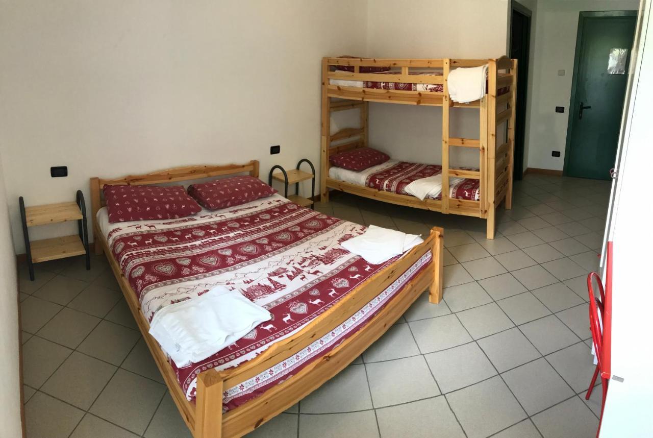 ואלבונדיונה Ostello Casa Corti מראה חיצוני תמונה