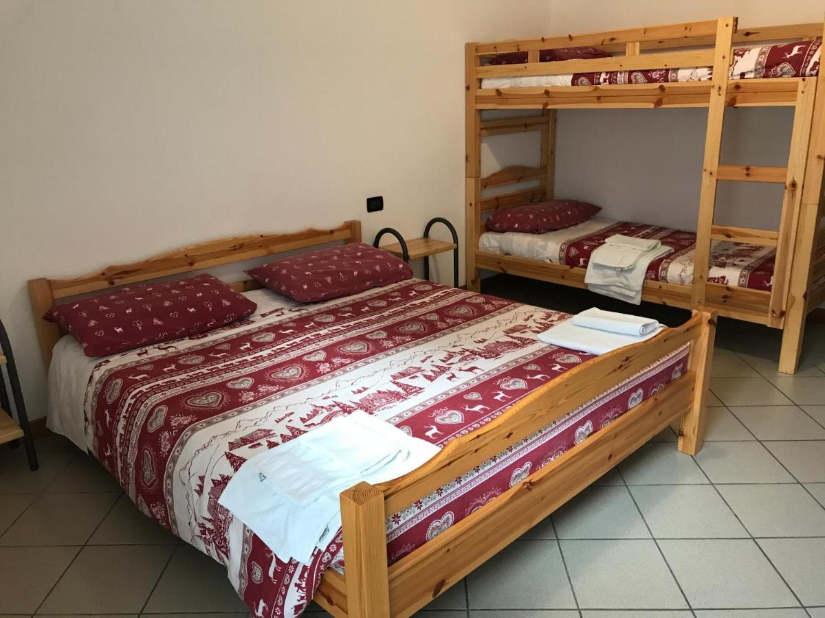 ואלבונדיונה Ostello Casa Corti מראה חיצוני תמונה