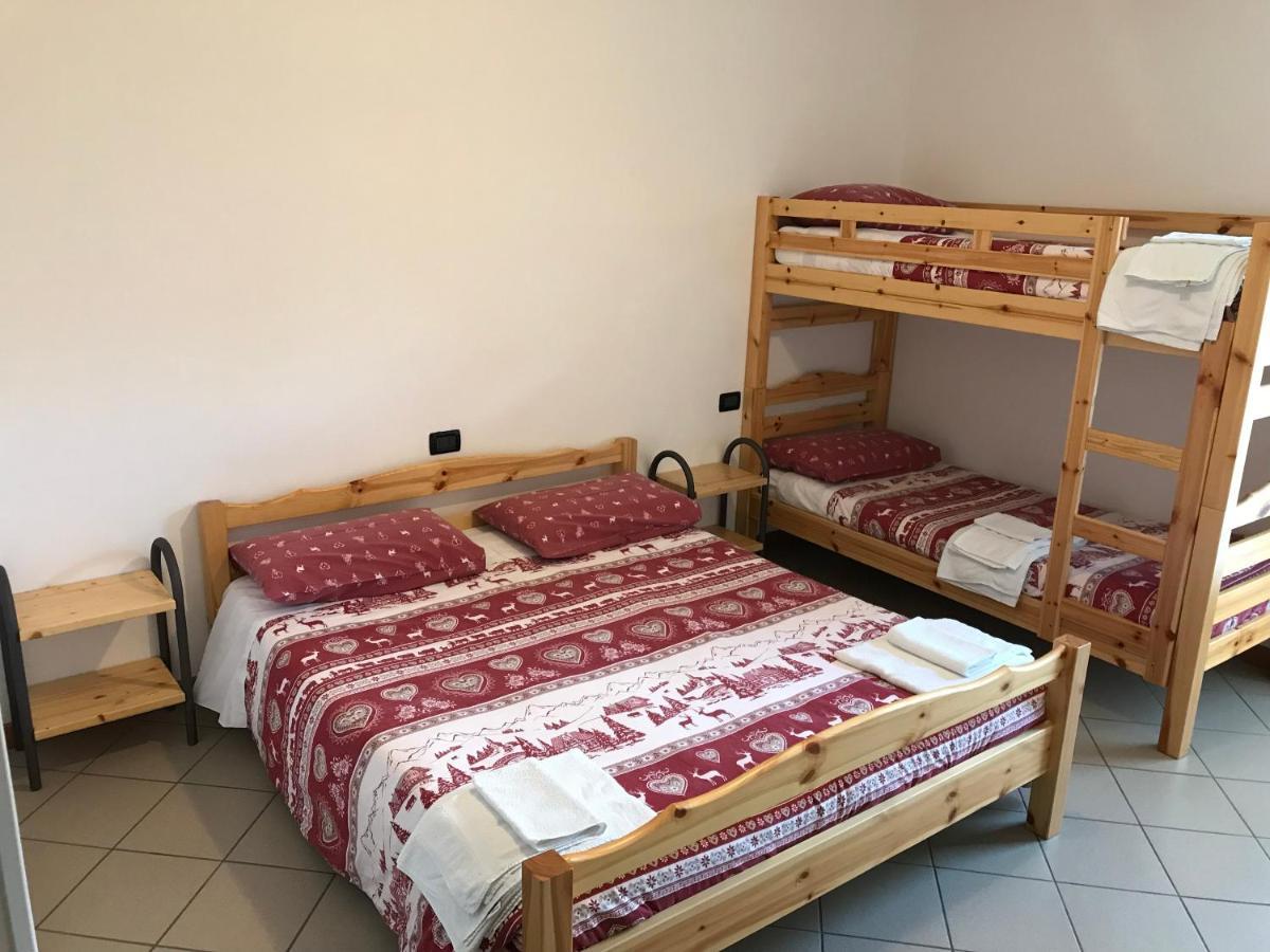 ואלבונדיונה Ostello Casa Corti מראה חיצוני תמונה