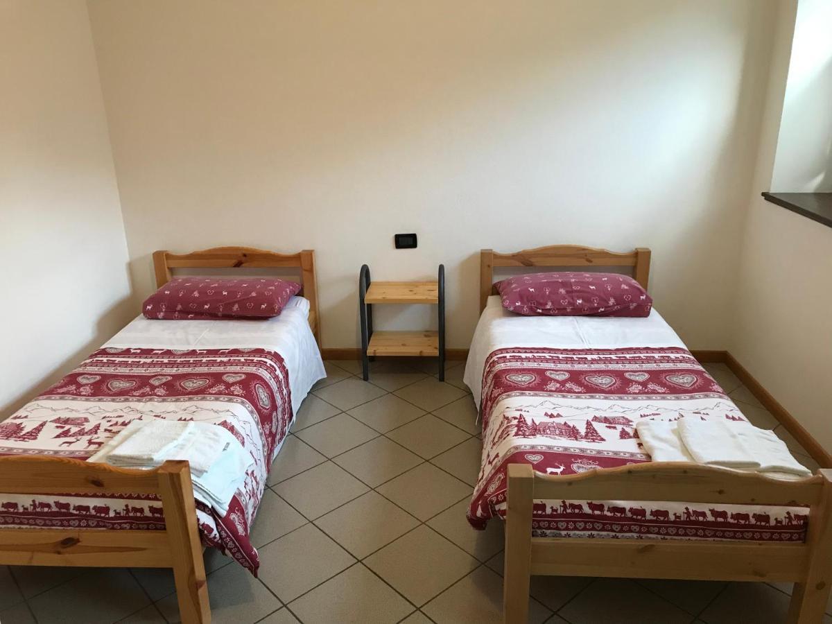 ואלבונדיונה Ostello Casa Corti מראה חיצוני תמונה