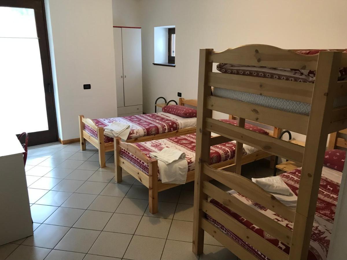 ואלבונדיונה Ostello Casa Corti מראה חיצוני תמונה