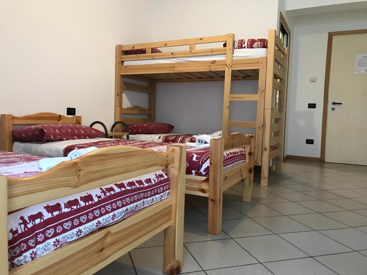 ואלבונדיונה Ostello Casa Corti מראה חיצוני תמונה