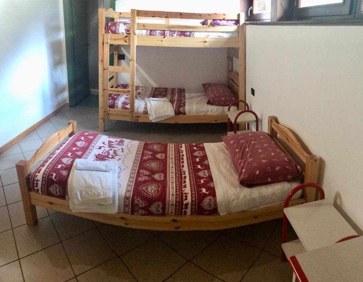 ואלבונדיונה Ostello Casa Corti מראה חיצוני תמונה