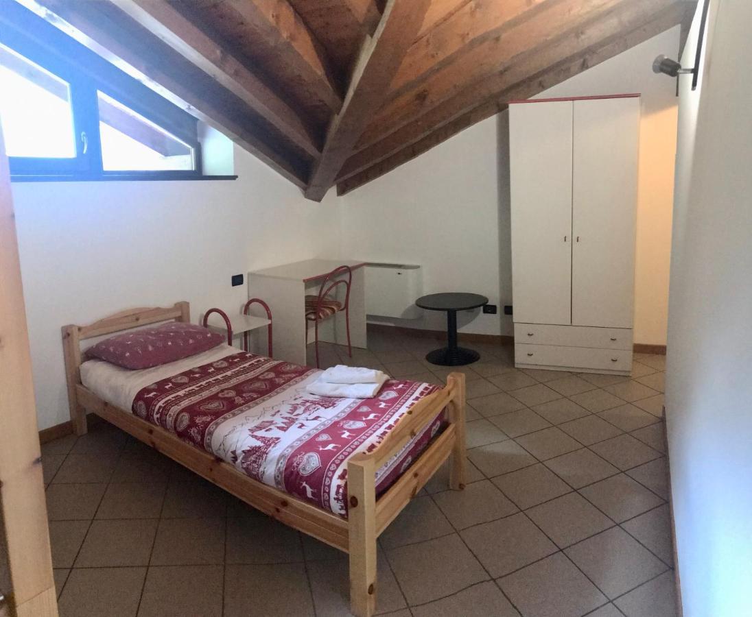 ואלבונדיונה Ostello Casa Corti מראה חיצוני תמונה