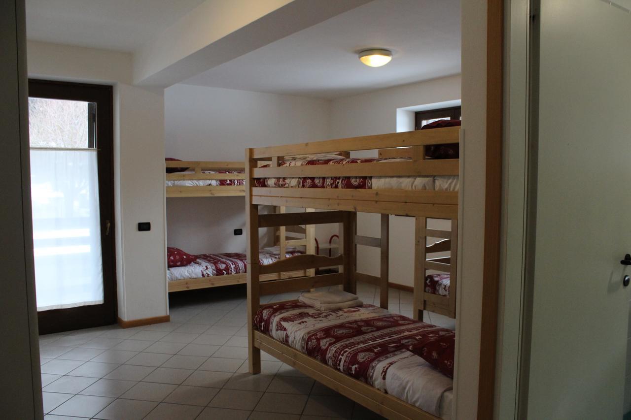 ואלבונדיונה Ostello Casa Corti מראה חיצוני תמונה