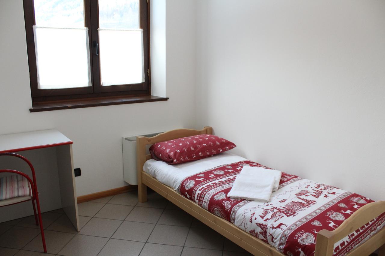 ואלבונדיונה Ostello Casa Corti מראה חיצוני תמונה