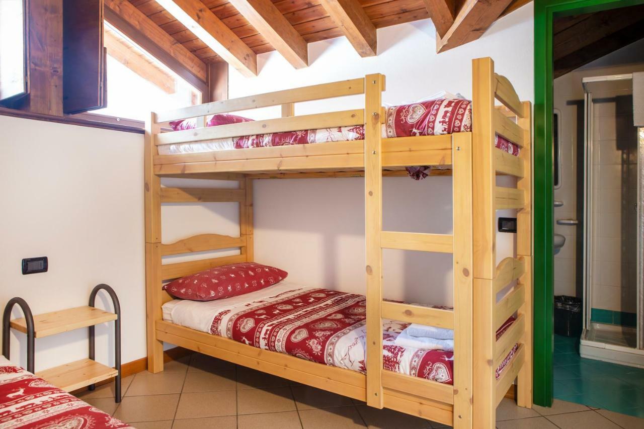 ואלבונדיונה Ostello Casa Corti מראה חיצוני תמונה