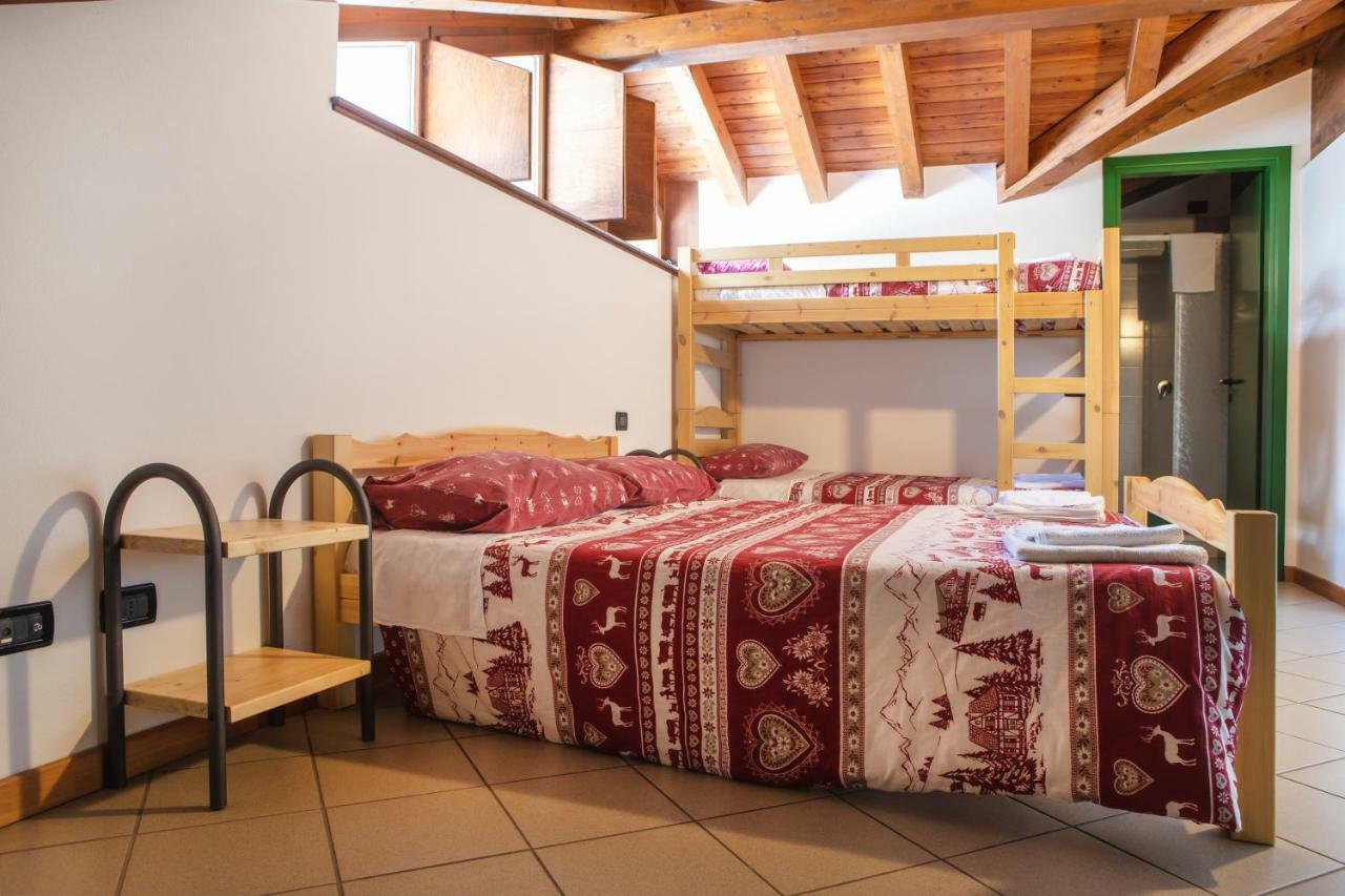 ואלבונדיונה Ostello Casa Corti מראה חיצוני תמונה