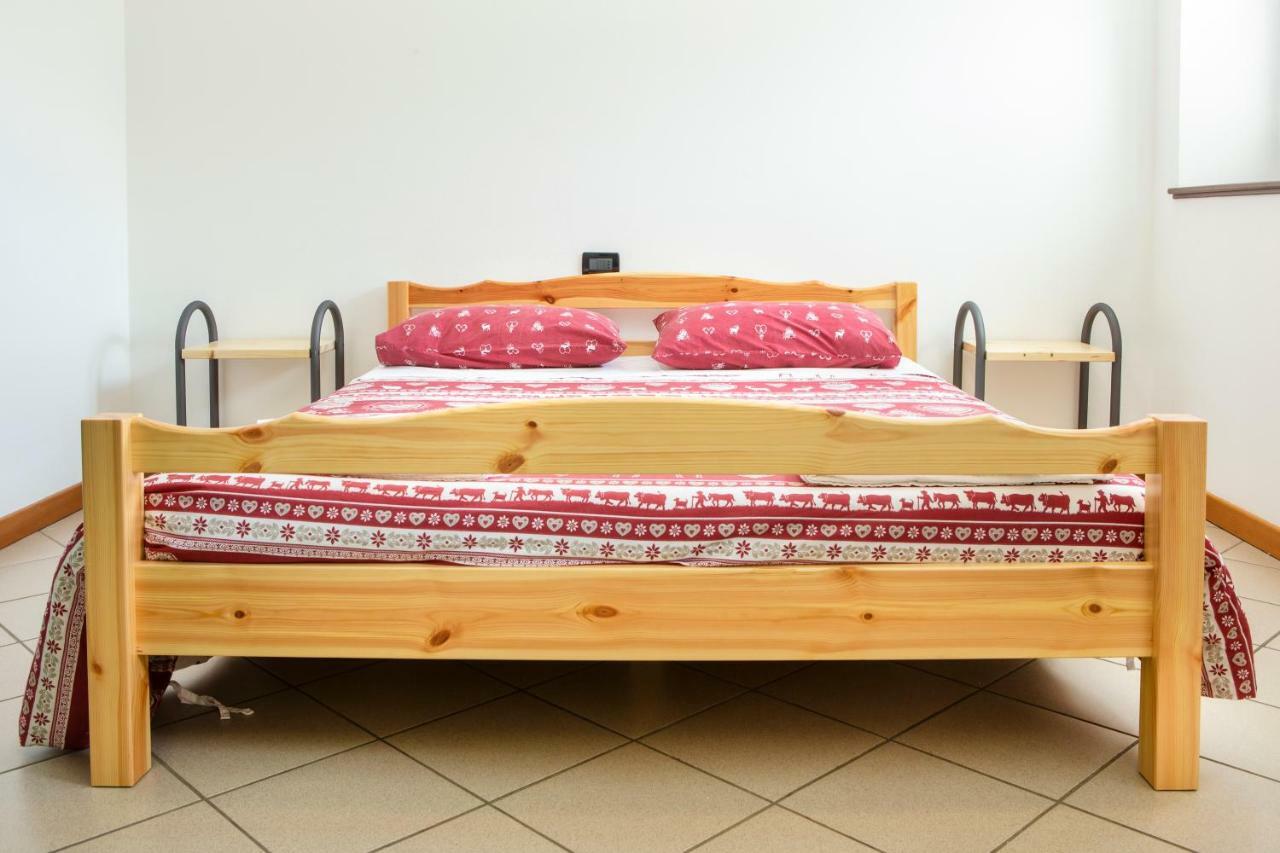 ואלבונדיונה Ostello Casa Corti מראה חיצוני תמונה