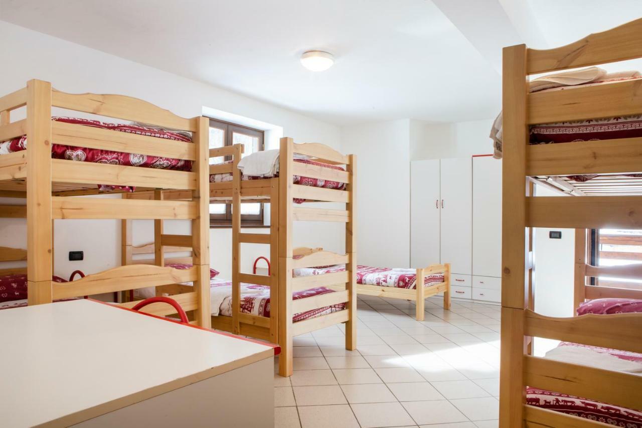 ואלבונדיונה Ostello Casa Corti מראה חיצוני תמונה