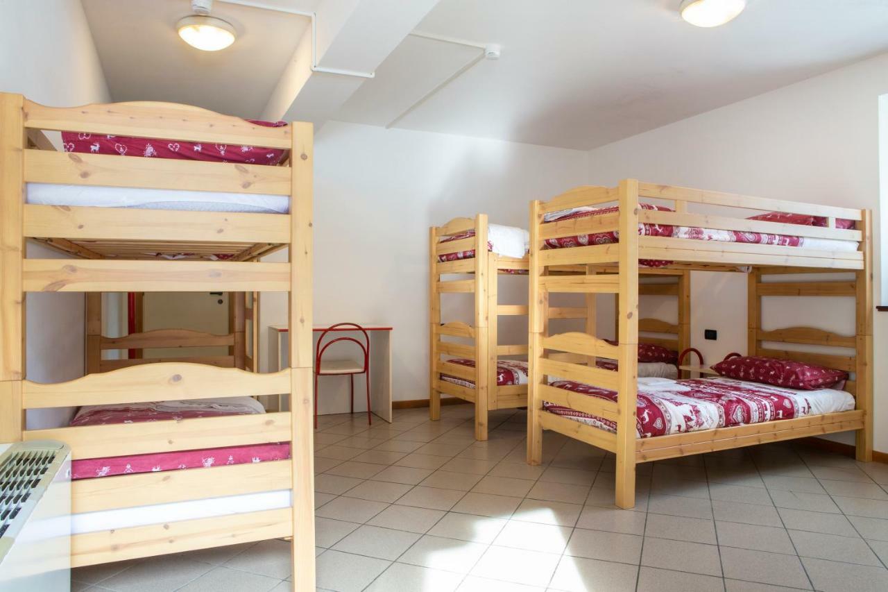 ואלבונדיונה Ostello Casa Corti מראה חיצוני תמונה